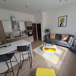 34 Cuppin Street - Luxury Centre Apartment! Apartment
