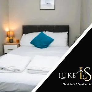 Luke - Front Street Apartment