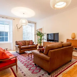 Apartment Joivy Spacious Flat With Garden In Centre, Edinburgh