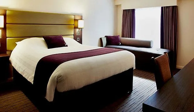 Premier Inn Edinburgh Central Otel